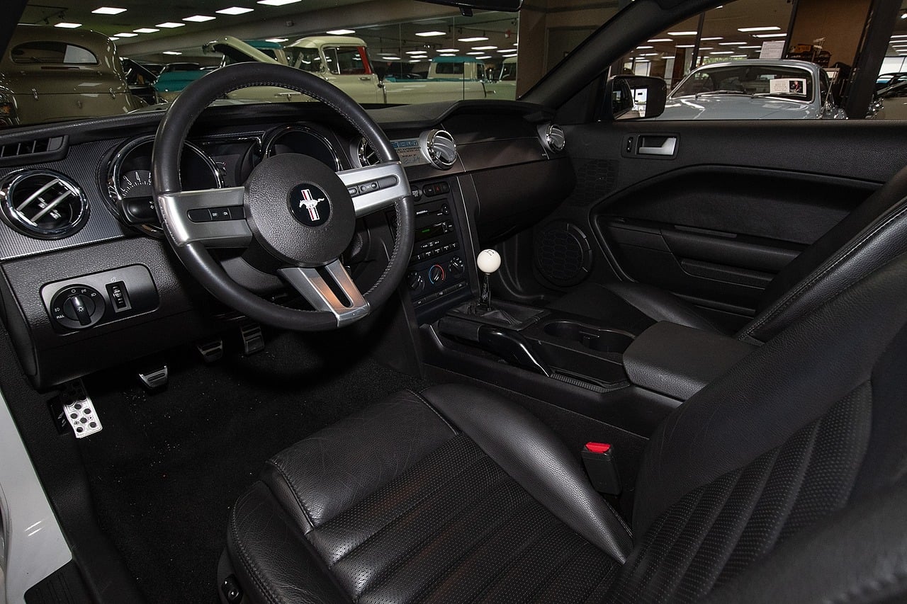 View vehicle photo 2