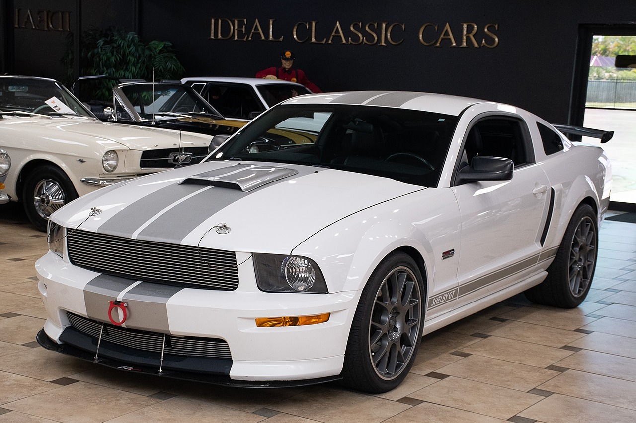 White 2007 Ford Mustang Coupe 5-Speed Manual