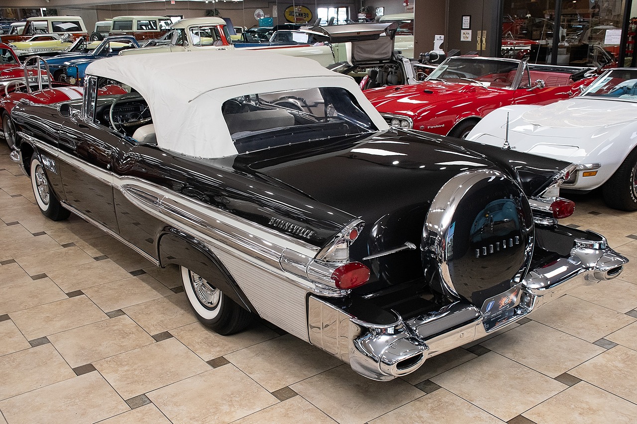 1957 Charcoal Gray Pontiac Bonneville
