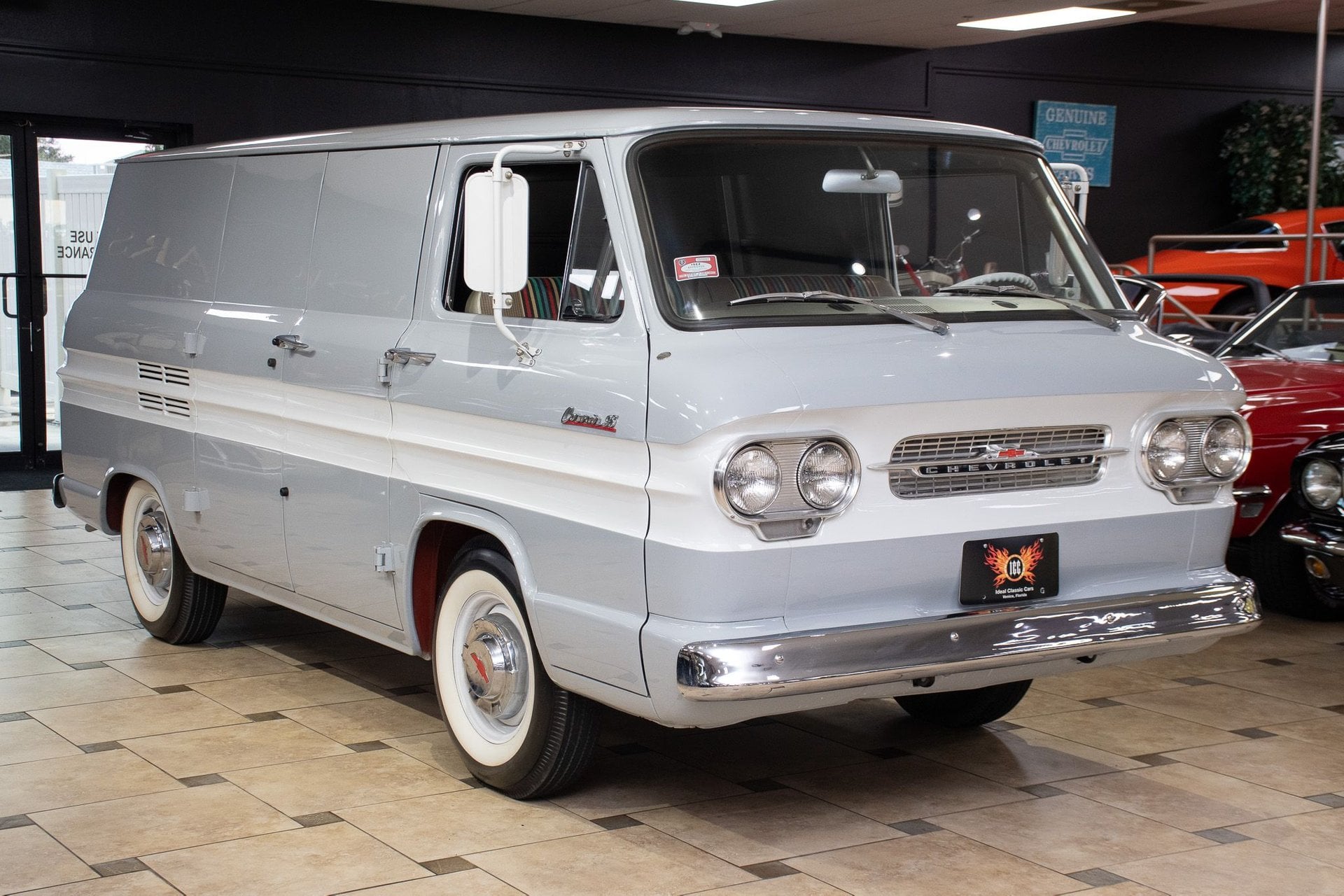 View vehicle photo 3