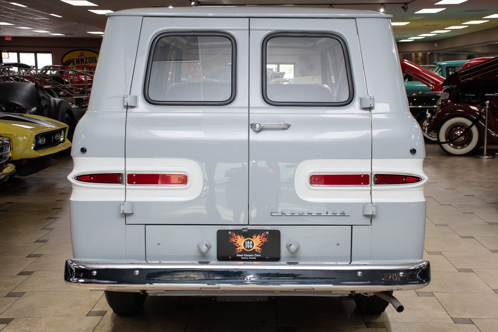 View vehicle photo 5