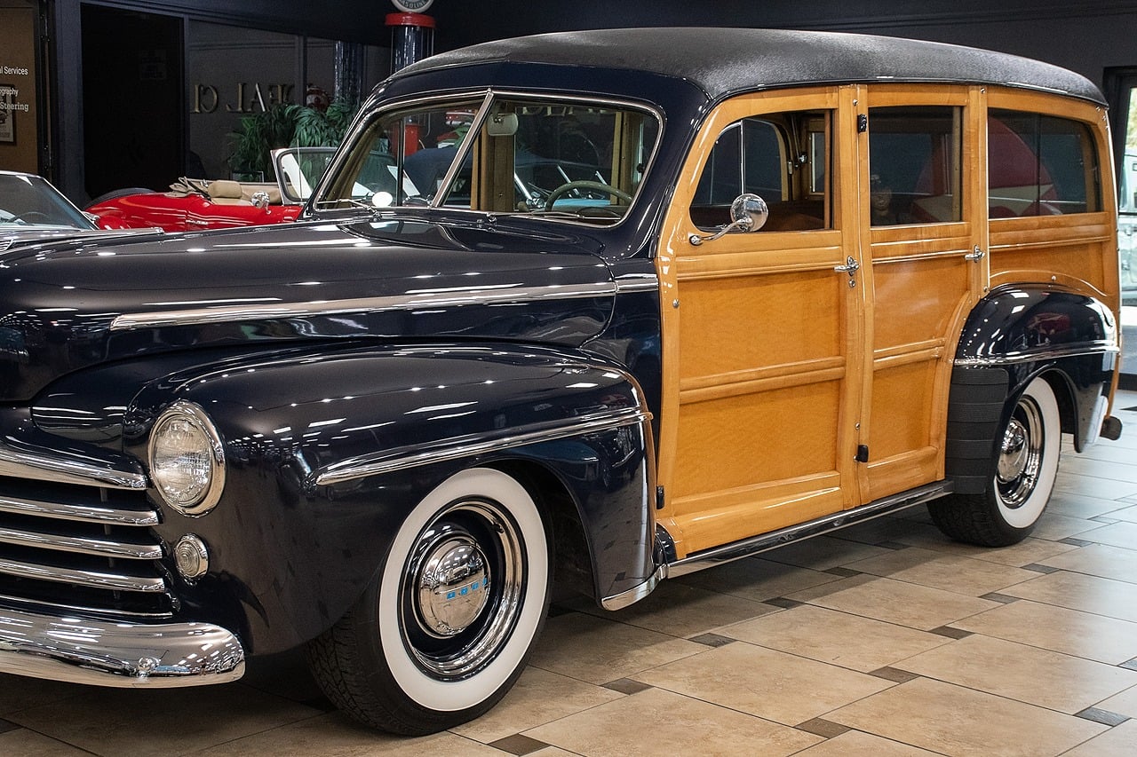View vehicle photo 7