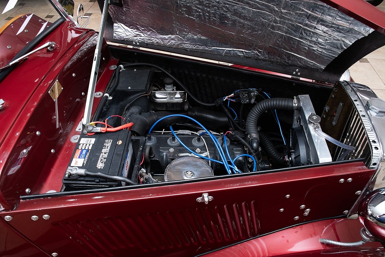 View vehicle photo 4