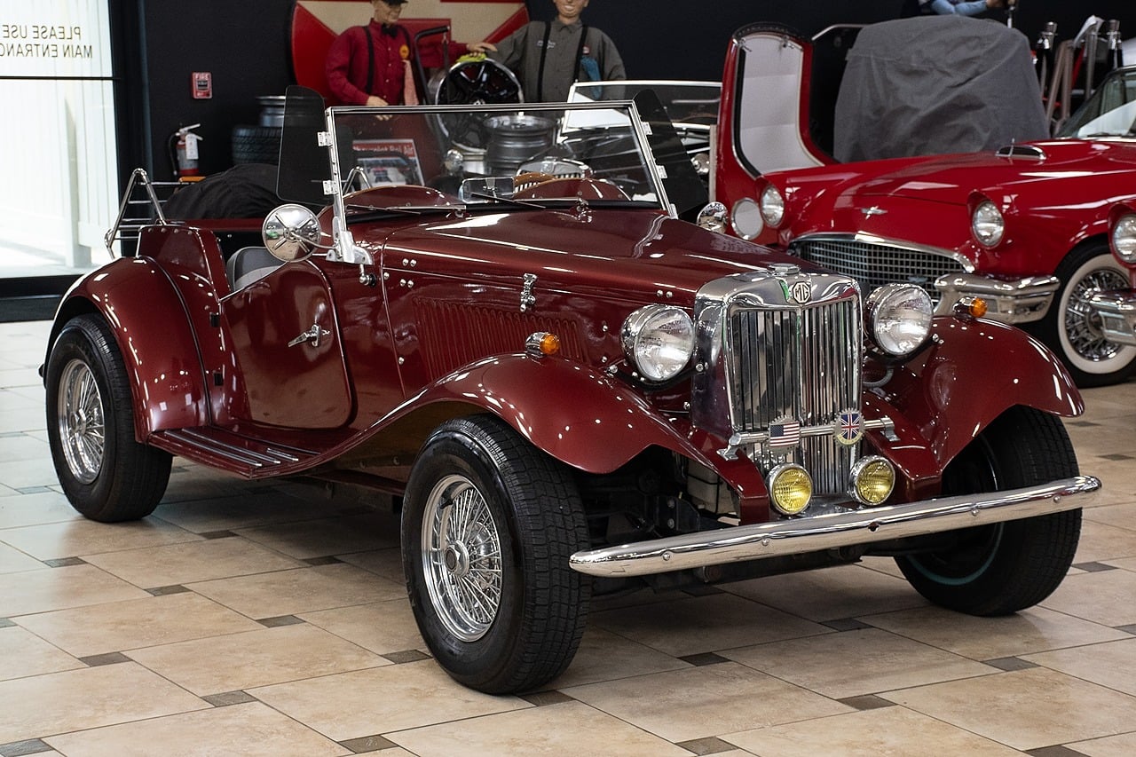 View vehicle photo 6