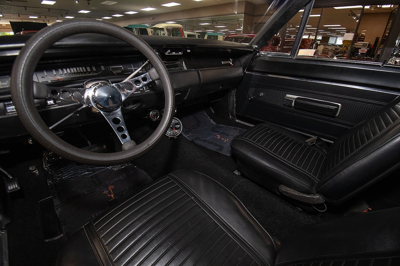 View vehicle photo 3