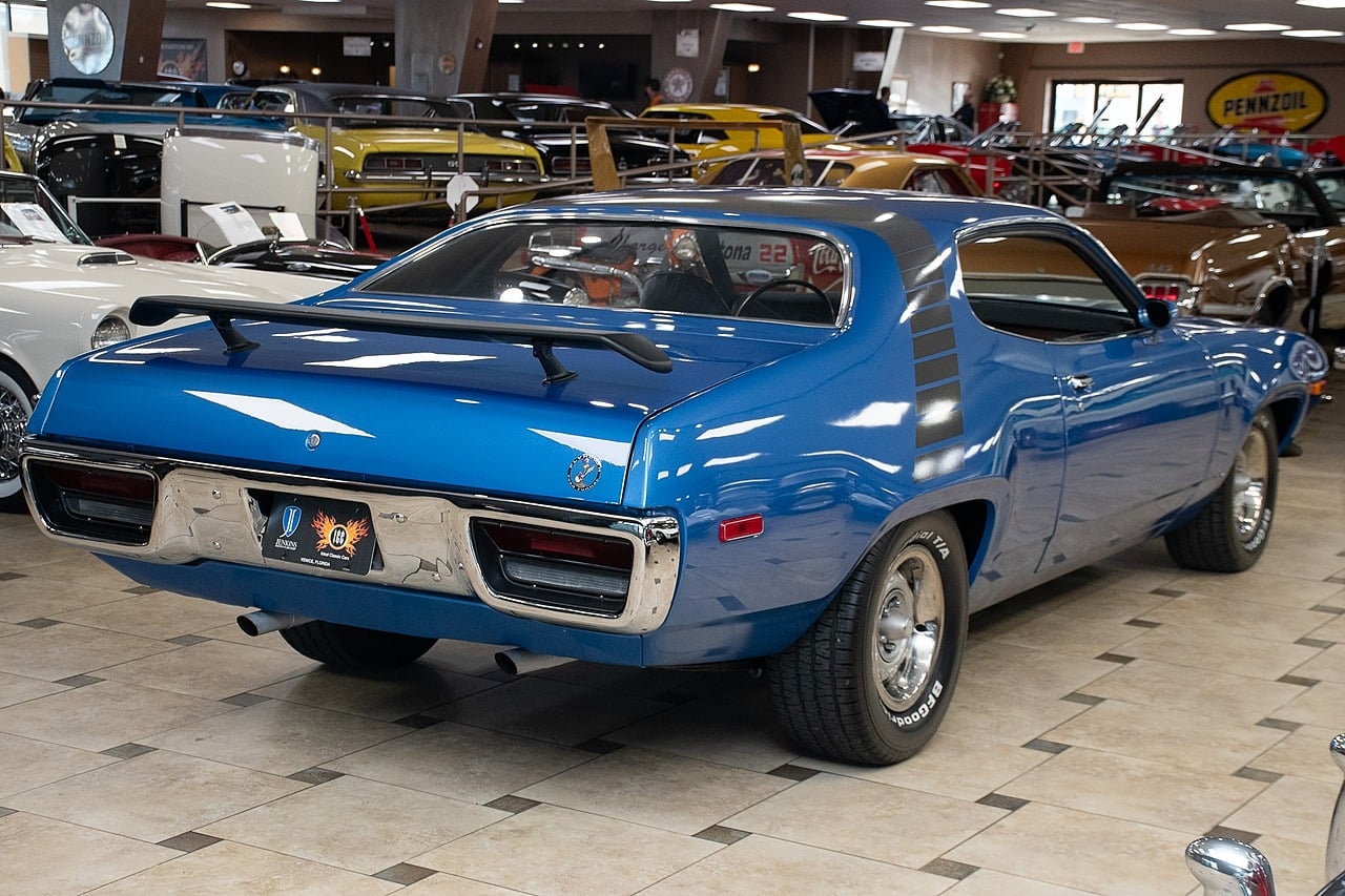 View vehicle photo 4