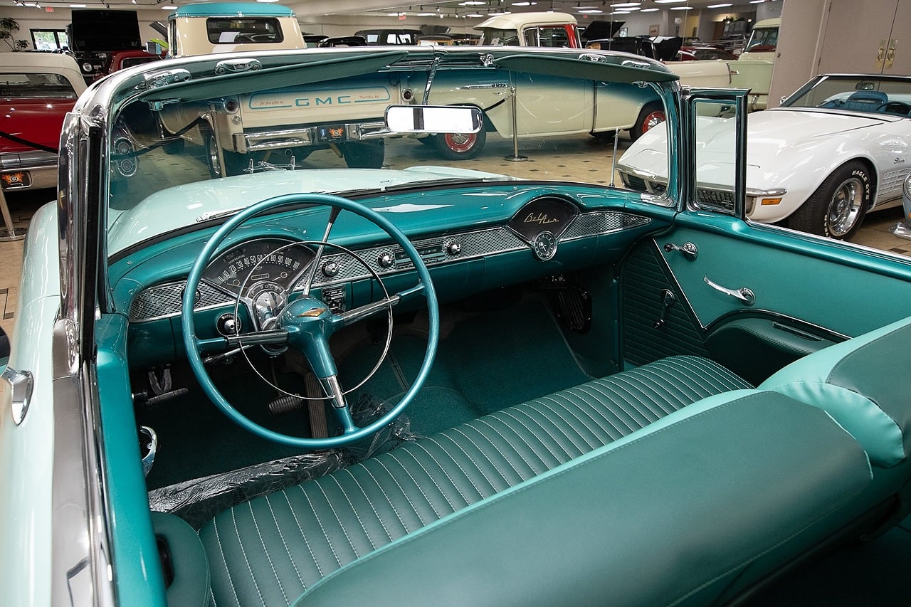 View vehicle photo 2