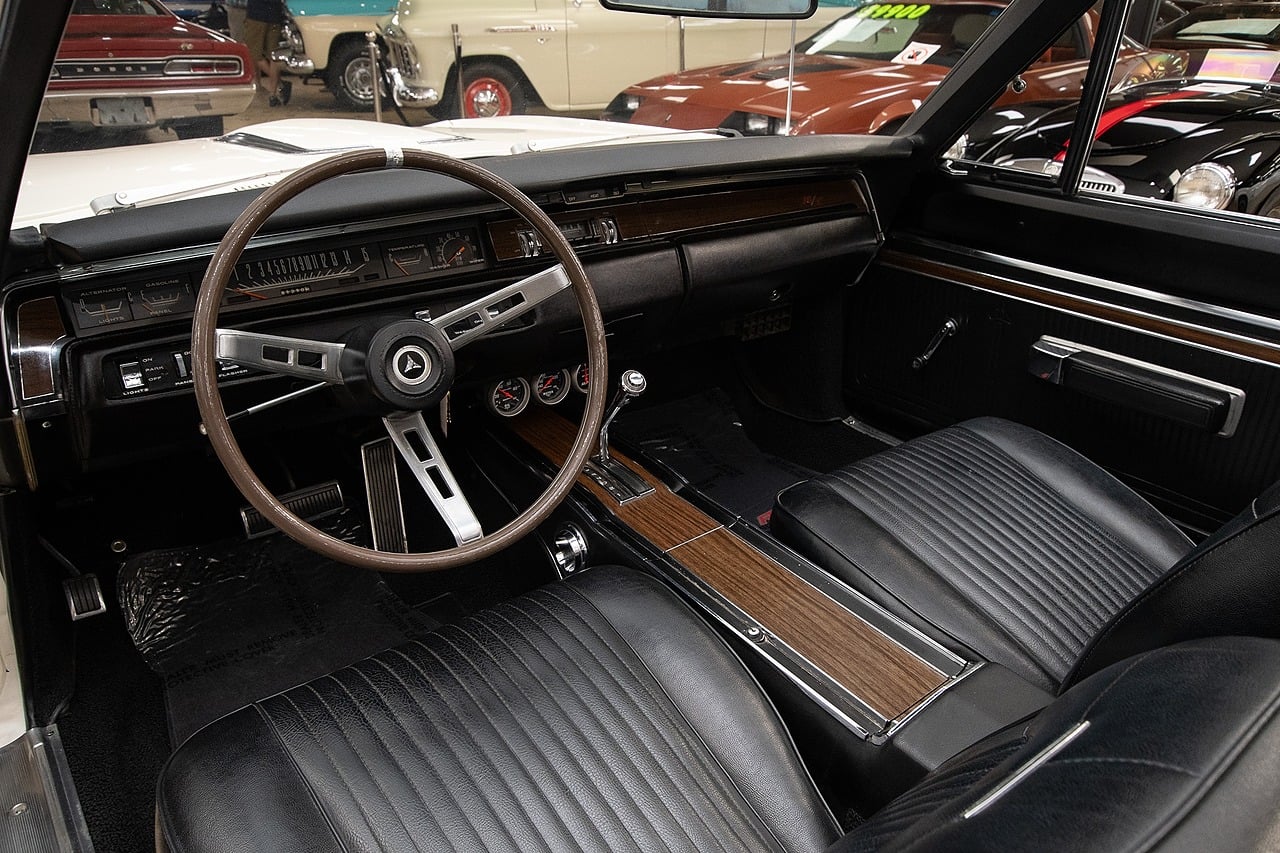 View vehicle photo 3
